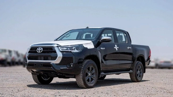 Toyota Hilux  2.4L SR5 full optin export only