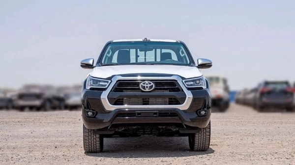 Toyota Hilux  2.4L SR5 full optin export only