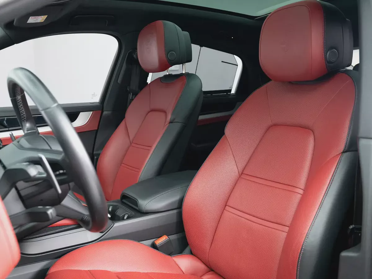 2024 Porsche Cayenne Coupe GCC specs | Low Mileage | Clean Condition-12-12