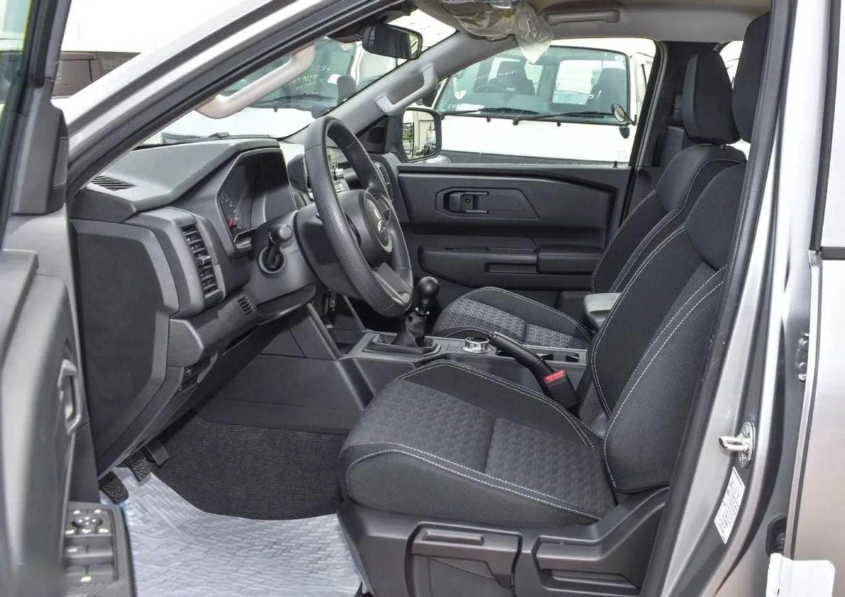 Mitsubishi L200 GLS Mitsubishi L200 / Triton GLX 4WD 2.4L Diesel MT High Line