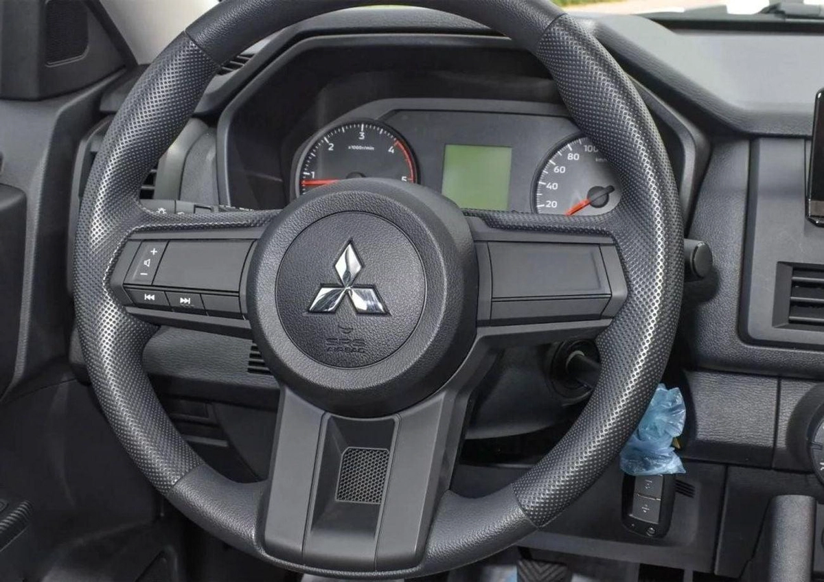 Mitsubishi L200 GLS Mitsubishi L200 / Triton GLX 4WD 2.4L Diesel MT High Line
