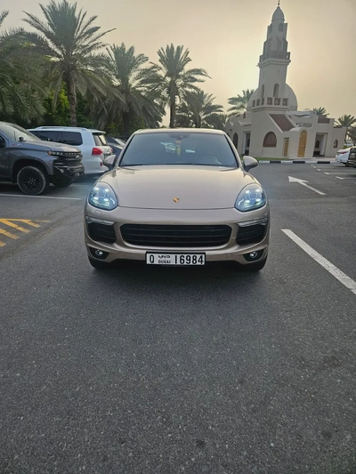 Porsche Cayenne S 2015 | GCC Specs | Well Maintained | Exceptional Condition-1