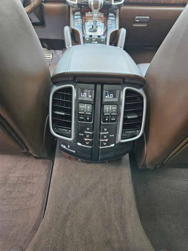 Porsche Cayenne S 2015 | GCC Specs | Well Maintained | Exceptional Condition