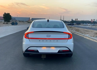 Hyundai Sonata GL-9