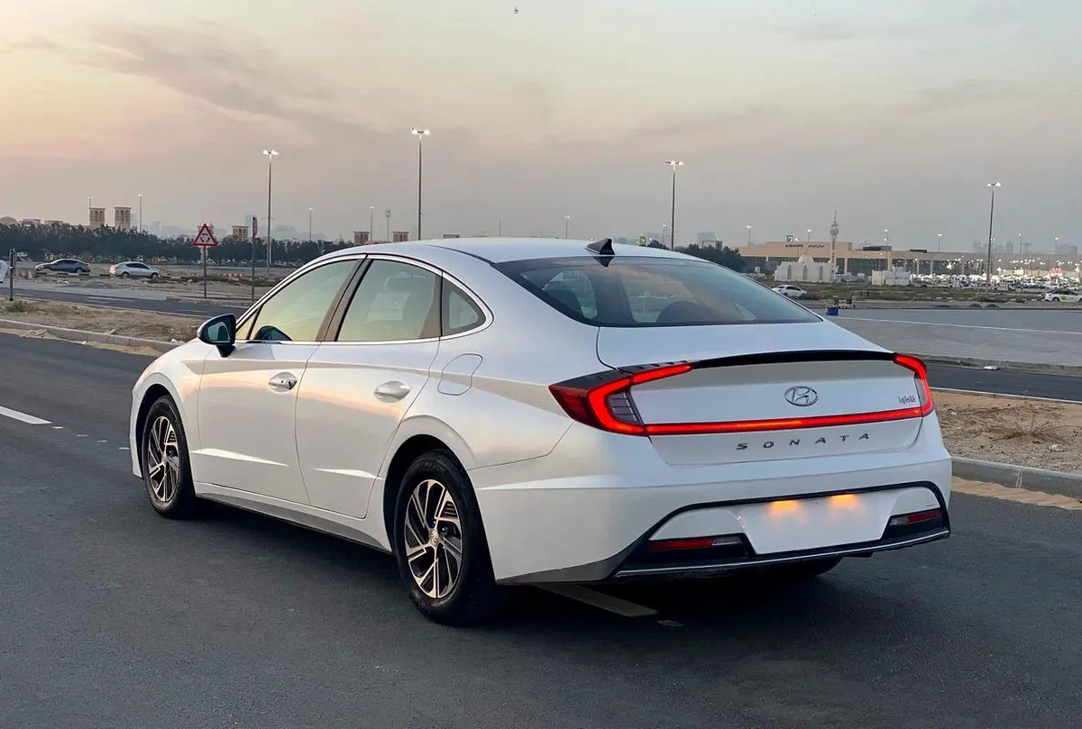 Hyundai Sonata GL-7-7