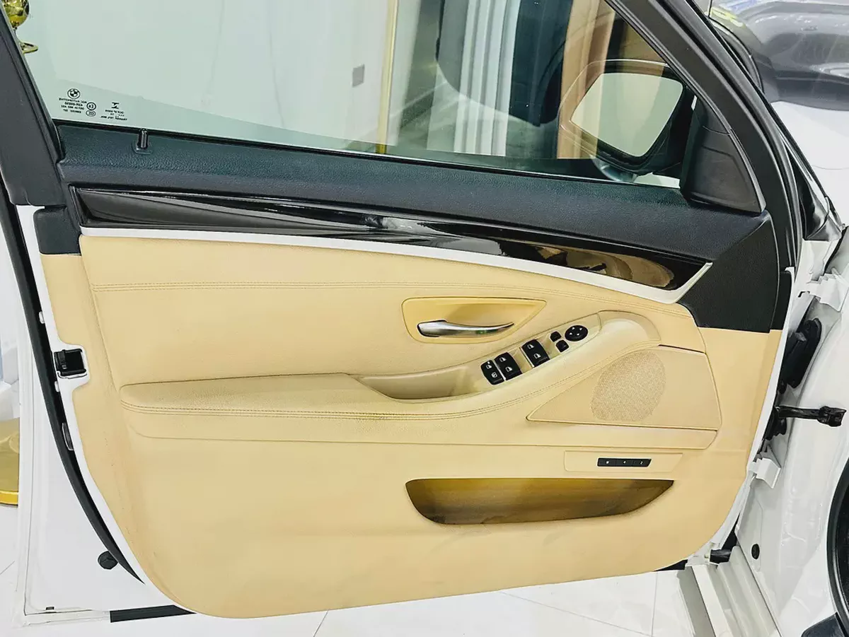 BMW 528i FULL OPTION 2015 GCC SPECS MINT CONDITION-16-16