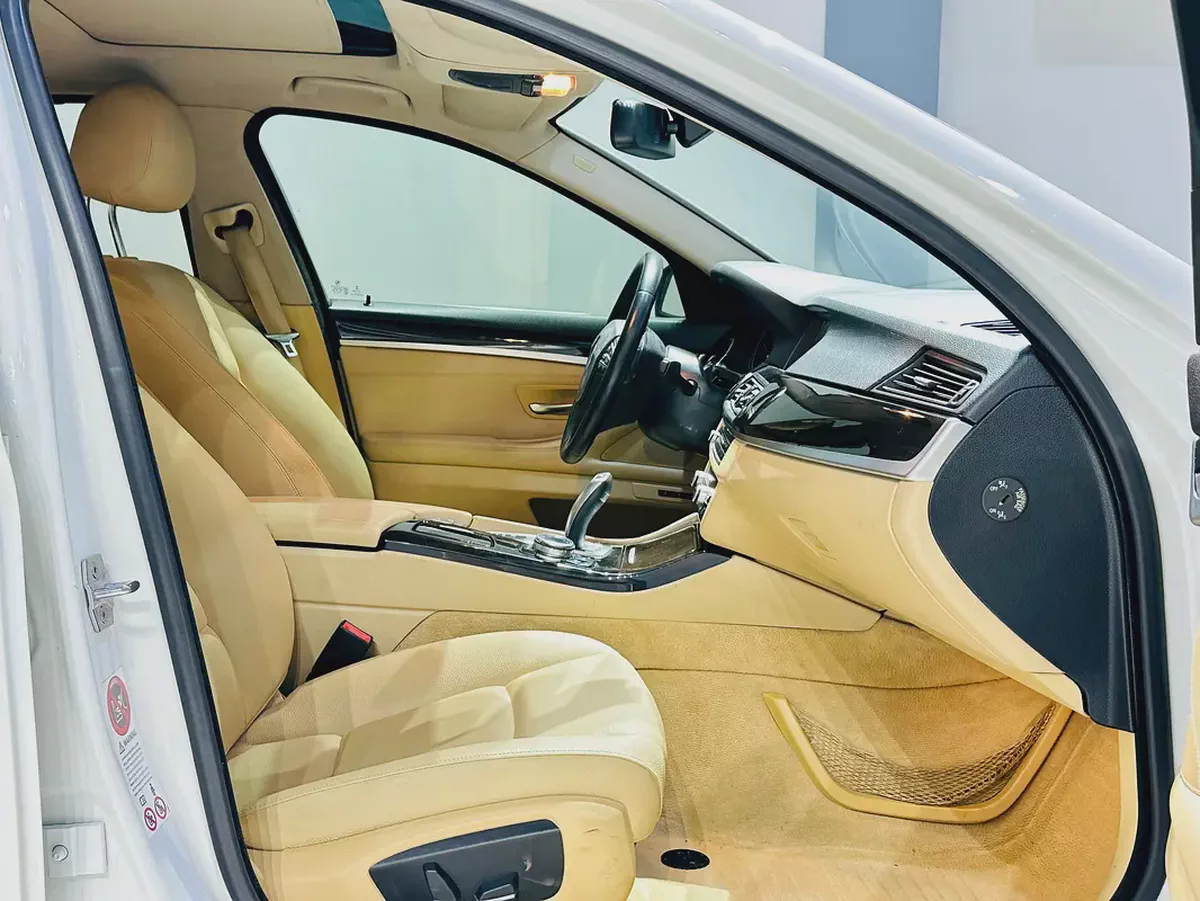 BMW 528i FULL OPTION 2015 GCC SPECS MINT CONDITION-18-18