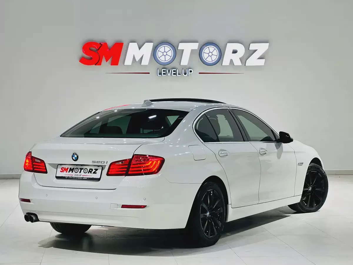 BMW 528i FULL OPTION 2015 GCC SPECS MINT CONDITION-7-7