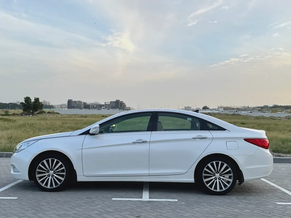 2014 GCC Hyundai Sonata Full options // Clean Car // No Accident// Well Maintained