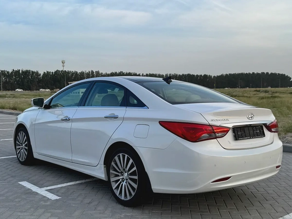 2014 GCC Hyundai Sonata Full options // Clean Car // No Accident// Well Maintained