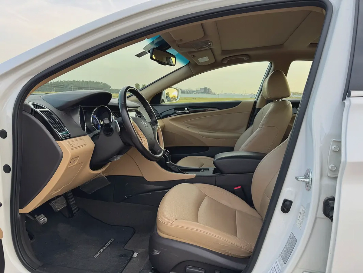2014 GCC Hyundai Sonata Full options // Clean Car // No Accident// Well Maintained-9-9