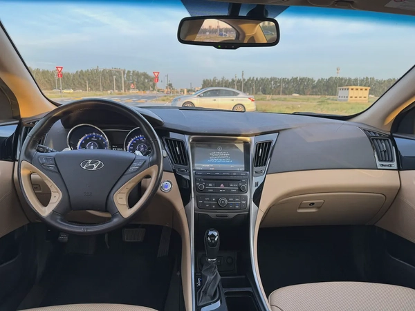 2014 GCC Hyundai Sonata Full options // Clean Car // No Accident// Well Maintained