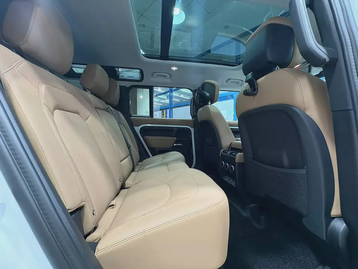 2025 Land Rover Defender 90 S P400-13-13