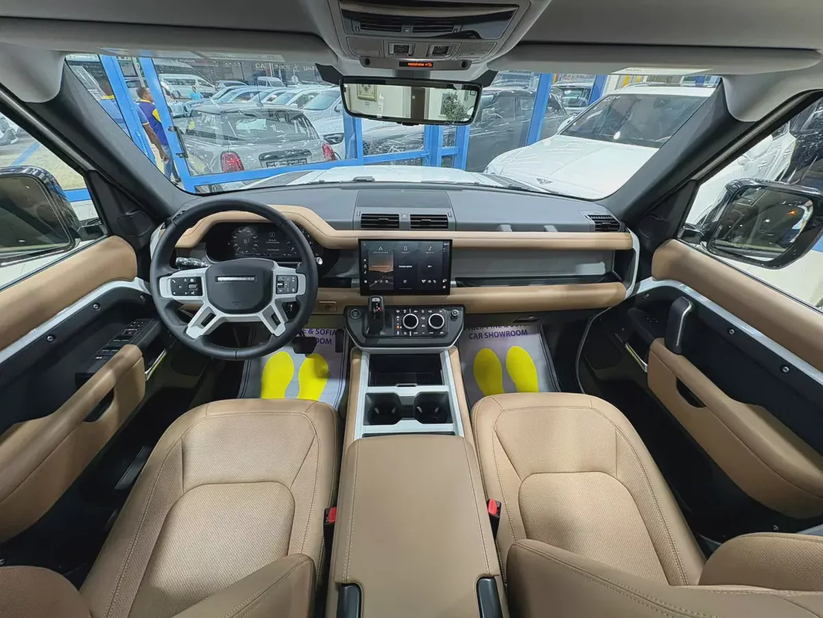 2025 Land Rover Defender 90 S P400-14-14