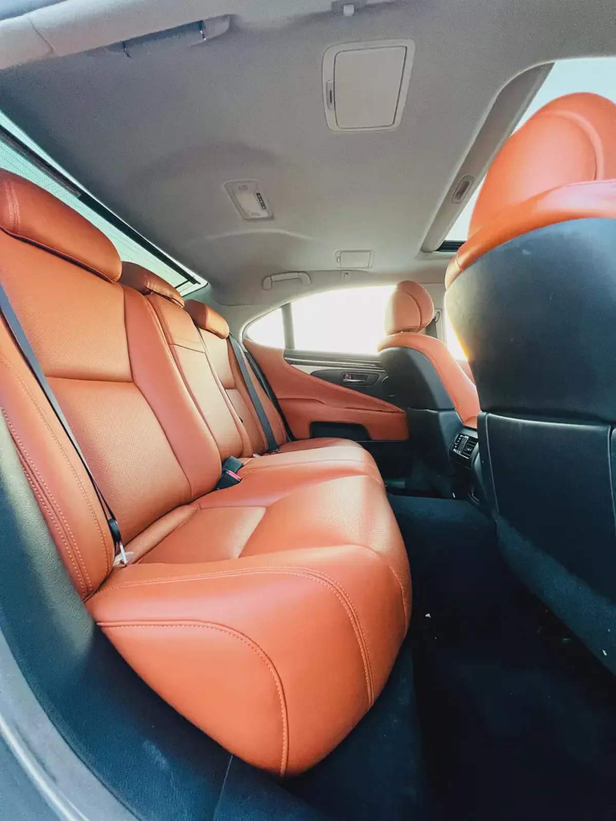2017 Lexus LS 460, American specifications, in excellent condition-11-11