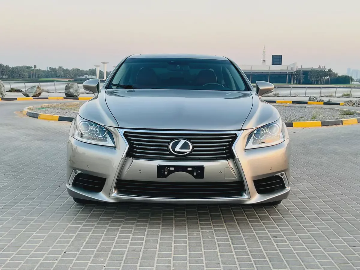 2017 Lexus LS 460, American specifications, in excellent condition-2-2