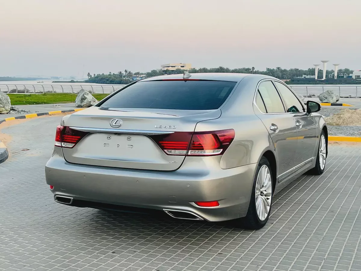 2017 Lexus LS 460, American specifications, in excellent condition-5-5