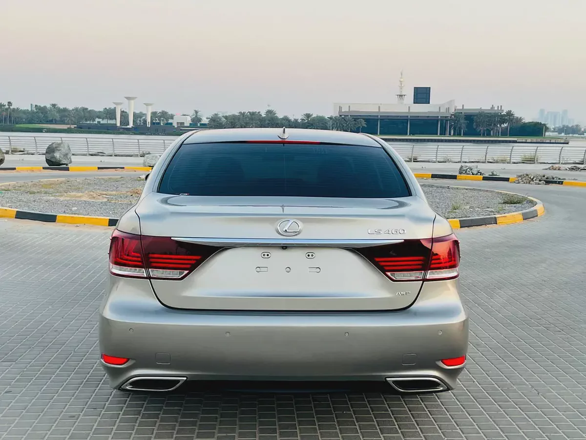 2017 Lexus LS 460, American specifications, in excellent condition-7-7