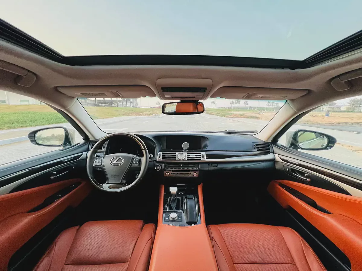 2017 Lexus LS 460, American specifications, in excellent condition-8-8