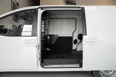 Hyundai STARIA 2025 – Diesel – Automatic – 3-Seater Van-18