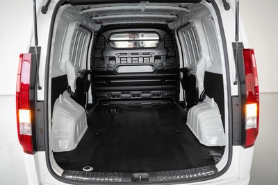 Hyundai STARIA 2025 – Diesel – Automatic – 3-Seater Van-13