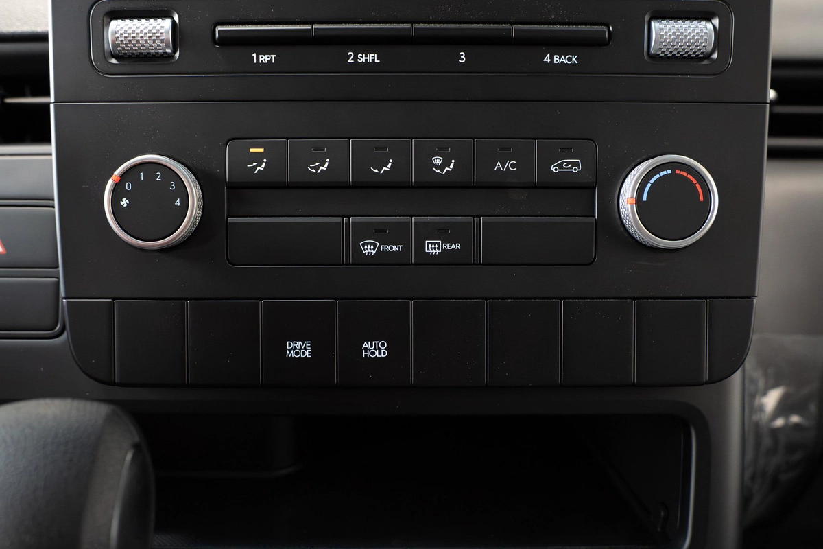 Hyundai STARIA 2025 – Diesel – Automatic – 3-Seater Van-6-6
