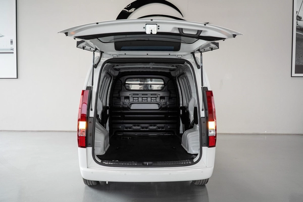 Hyundai STARIA 2025 – Diesel – Automatic – 3-Seater Van