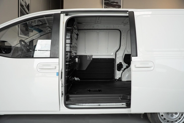 Hyundai STARIA 2025 – Diesel – Automatic – 3-Seater Van