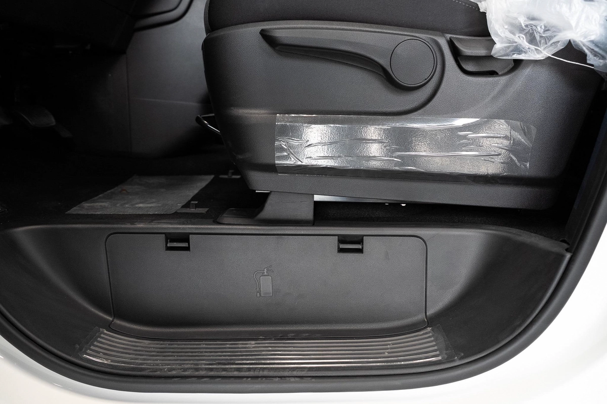 Hyundai STARIA 2025 – Diesel – Automatic – 3-Seater Van-16-16