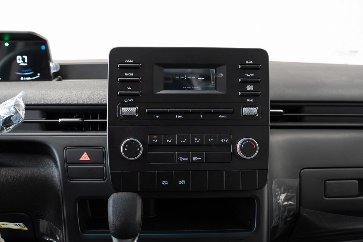 Hyundai STARIA 2025 – Diesel – Automatic – 3-Seater Van-7-7