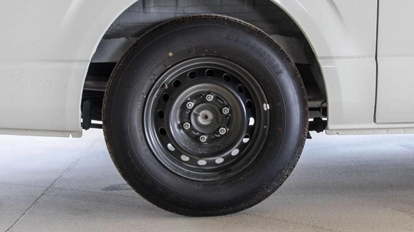 Toyota Hiace 2.7L MT PETROL OLD SHIP