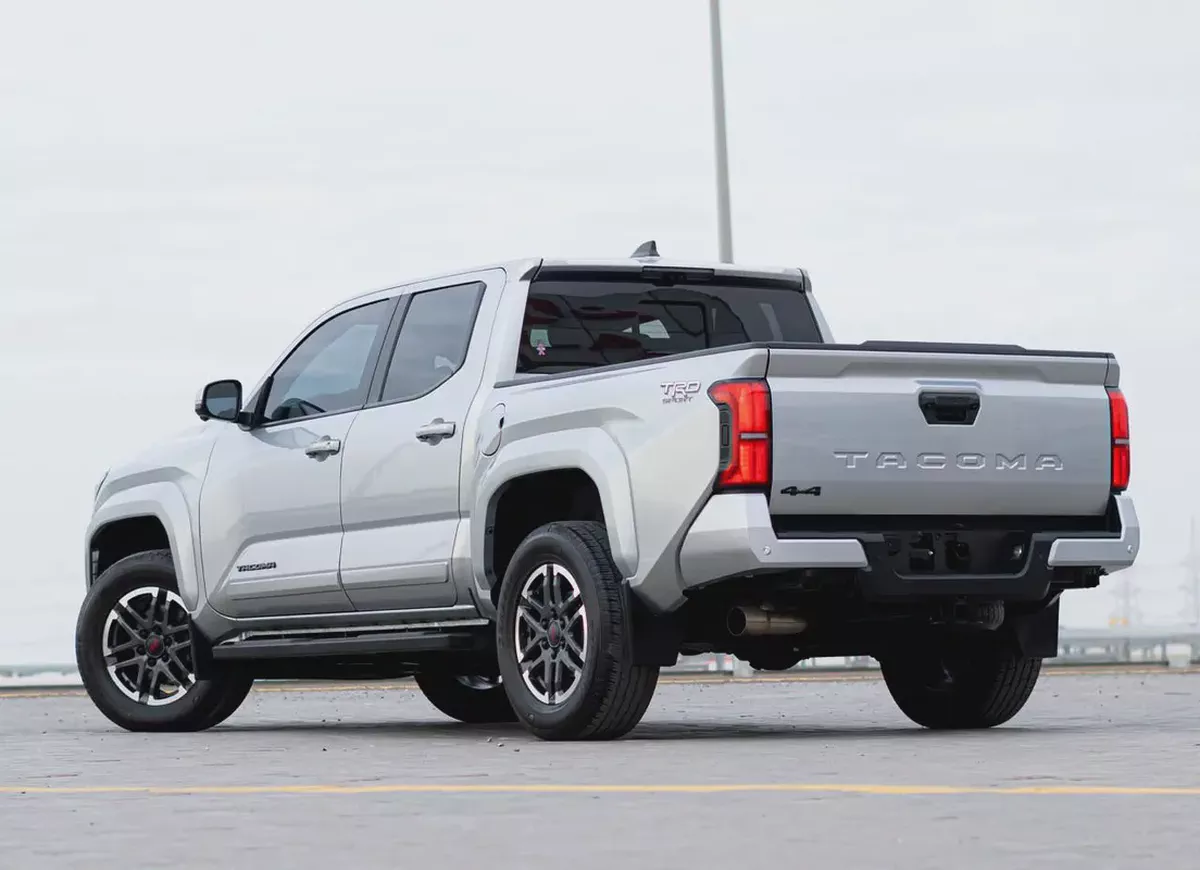 Toyota Tacoma 2024 SR5 Double Cab-2-2