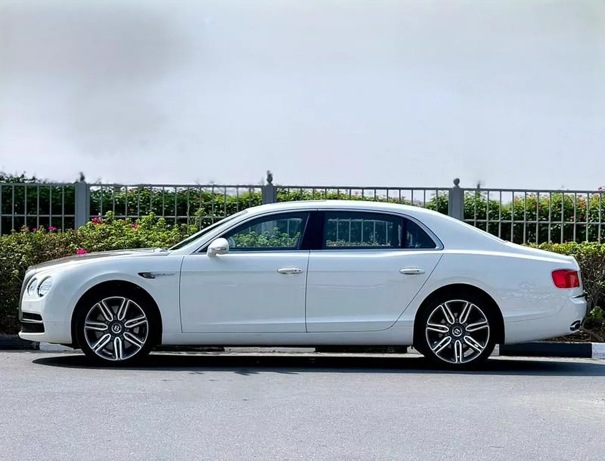 BENTLEY CONTINENTAL FLYING SPUR W12 ELEMENT EDITION | YEAR: 2016 | KMS: 65,000 | GCC SPECS-6-6