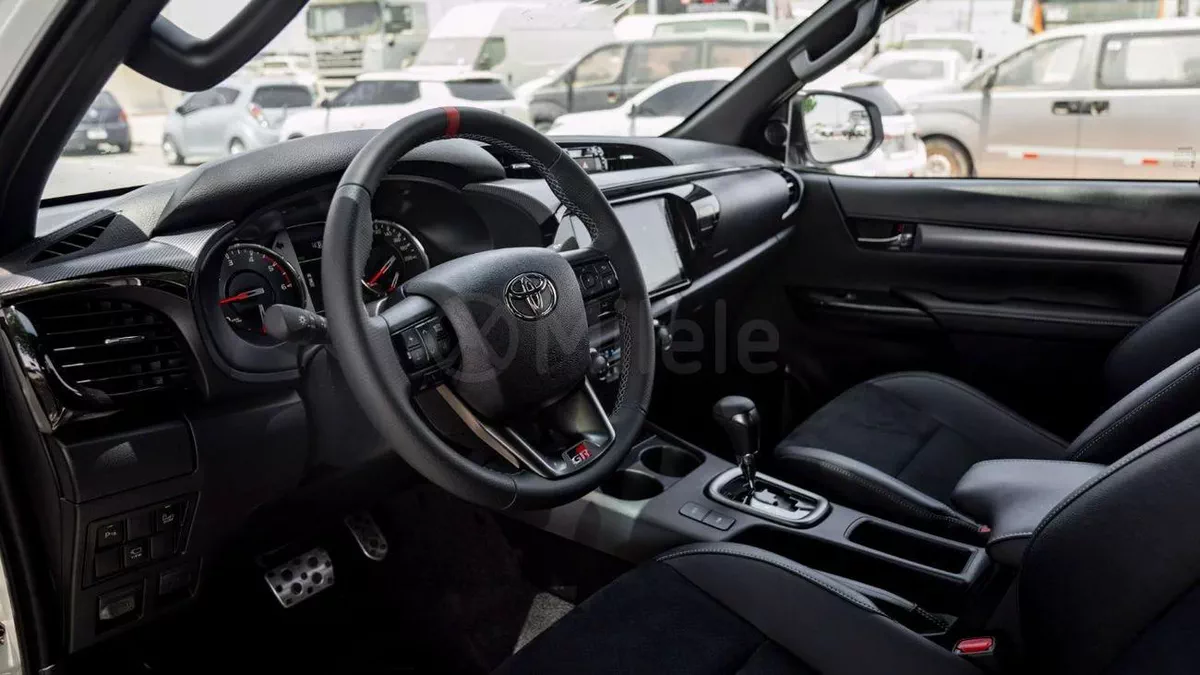 Toyota Hilux GR SPORT-8-8