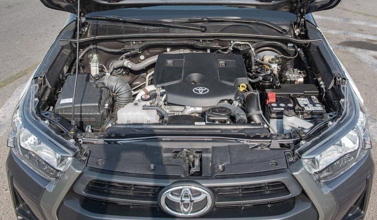 Toyota Hilux SGLX TOYOTA HILUX 2.4L MID OPTION A/T MY2025 FOR EXPORT