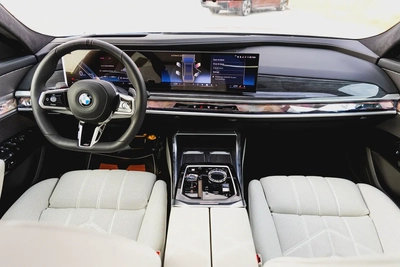 BMW 740i M Sport Individual – 2026 | GCC | Only 2,050 KM | 2 Years Warranty | AED 449,000-13