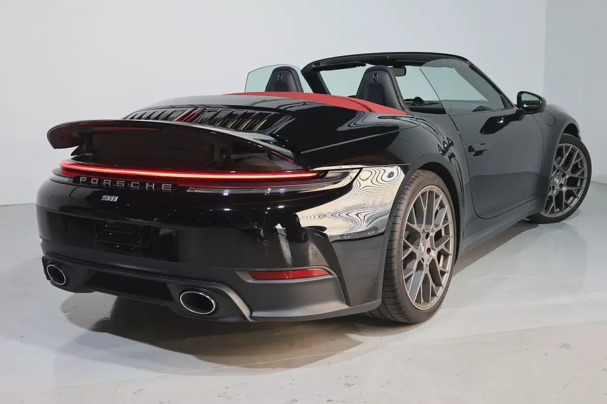 Porsche 911 Carrera 2025 GCC Specs-14000KM-UNDER WARRANTY  SERVICE-PRISTINE CONDITION-3-3
