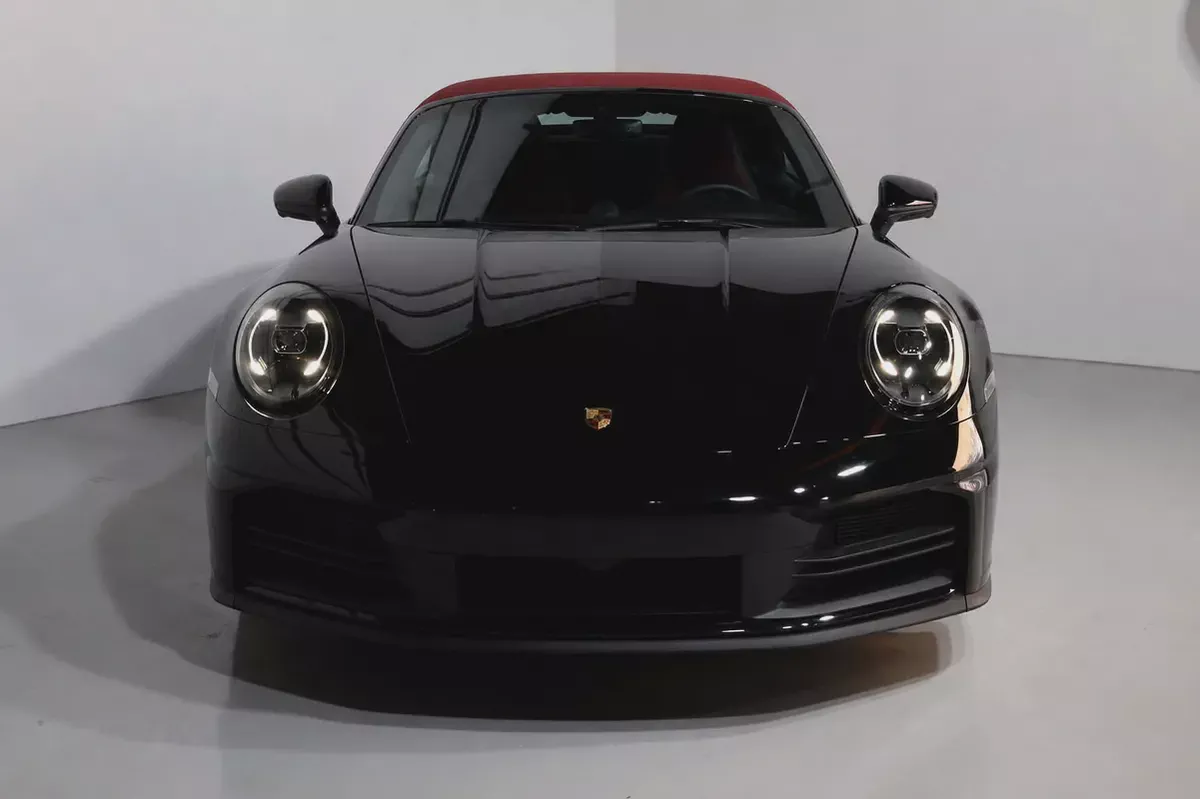 Porsche 911 Carrera 2025 GCC Specs-14000KM-UNDER WARRANTY  SERVICE-PRISTINE CONDITION-5-5