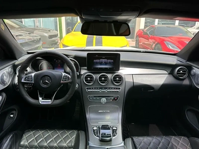 MERCEDES BENZ AMG C63s Gcc 2017 Edition 1 Original paint 4 buttons full option Full carbon fibre-8