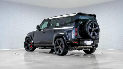 Land Rover Defender 110 S-10