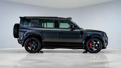 Land Rover Defender 110 S-1