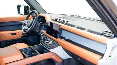 Land Rover Defender 110 S-7
