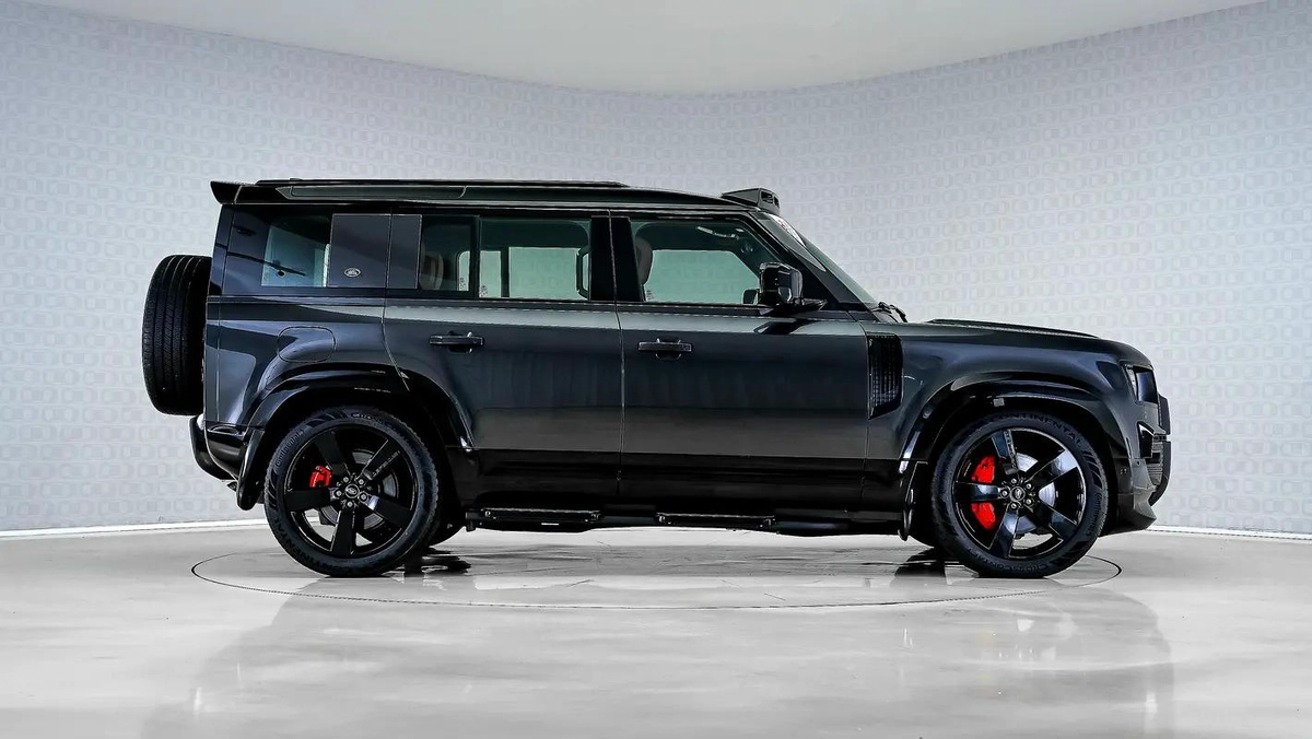 Land Rover Defender 110 S-1-1
