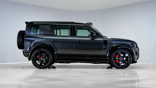 Land Rover Defender 110 S