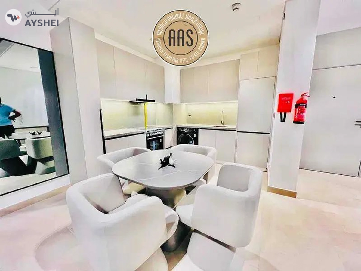 Fully furnished 1bhk •• 2 washroom •• nice view •• luxurious furniture-14-14