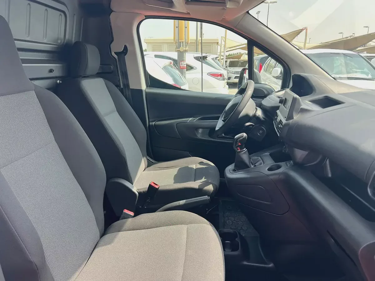 2023 Peaugeot Partner | Diesel | Van | Manual | GCC | Ref#1131-9-9