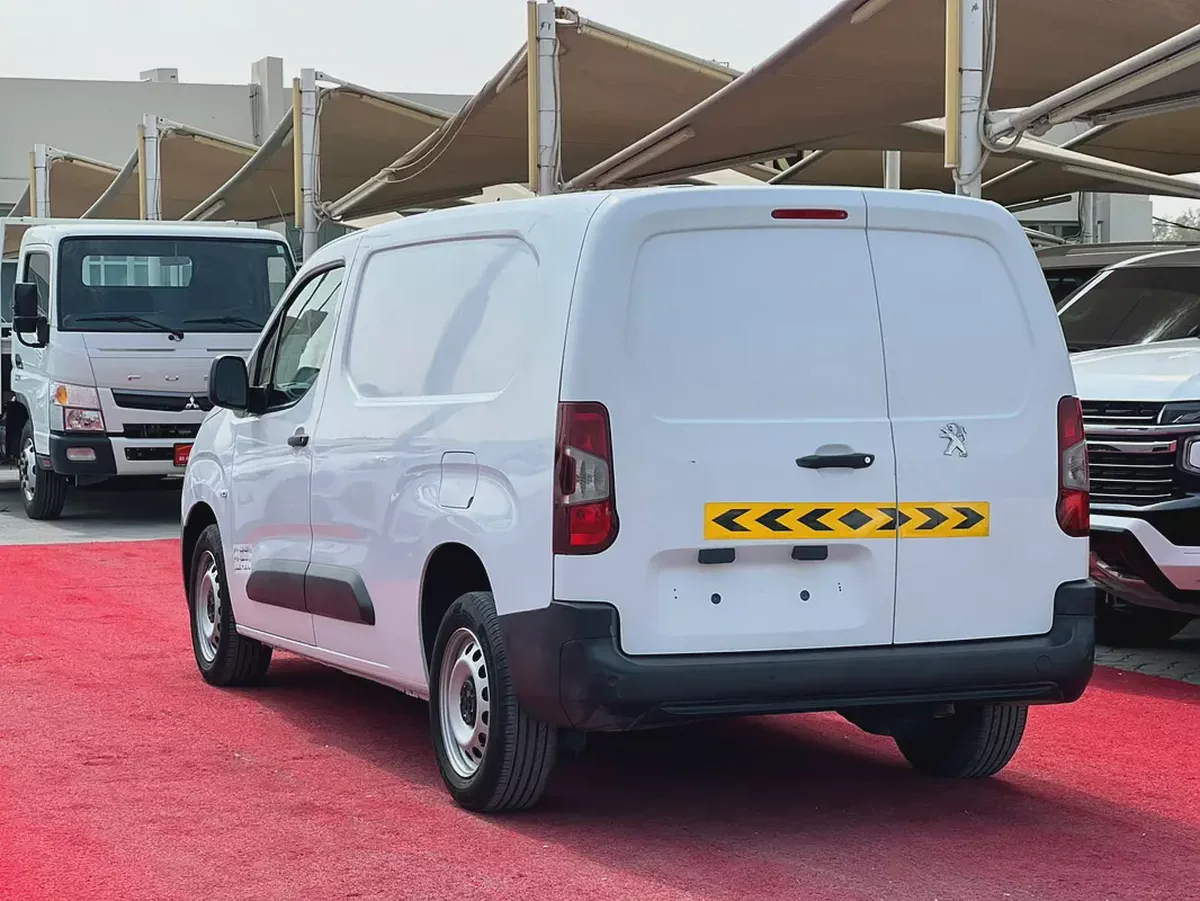 2023 Peaugeot Partner | Diesel | Van | Manual | GCC | Ref#1131-3-3