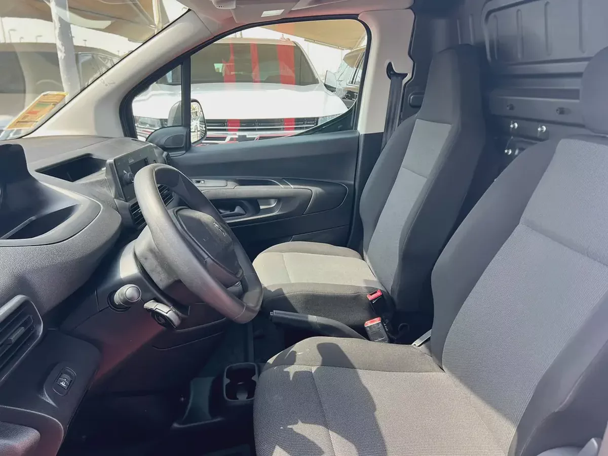 2023 Peaugeot Partner | Diesel | Van | Manual | GCC | Ref#1131-7-7