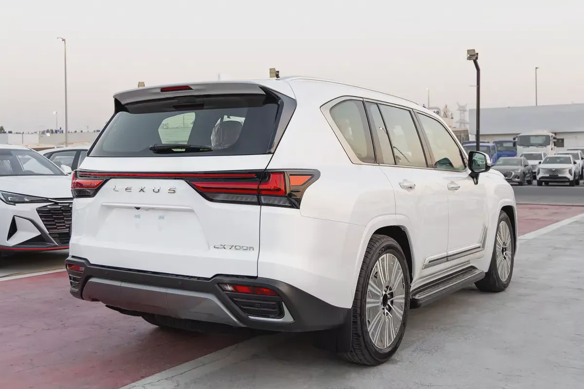 LEXUS LX700h | 2026 | GCC | SUV | 4WD | V6 3.5L Hybrid | with Auto parking-3-3