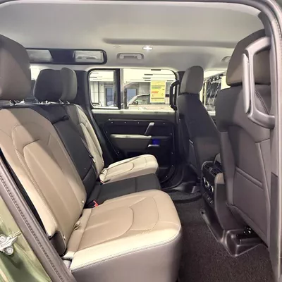 Land Rover Defender 110 X-DYNAMIC SE P300 GCC ALTAYER - 5 Years Warranty + Service Contract-20